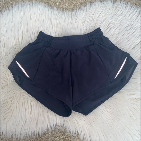 lululemon athletica Pants - lululemon Hotty Hot Low Rise Short 2.5”